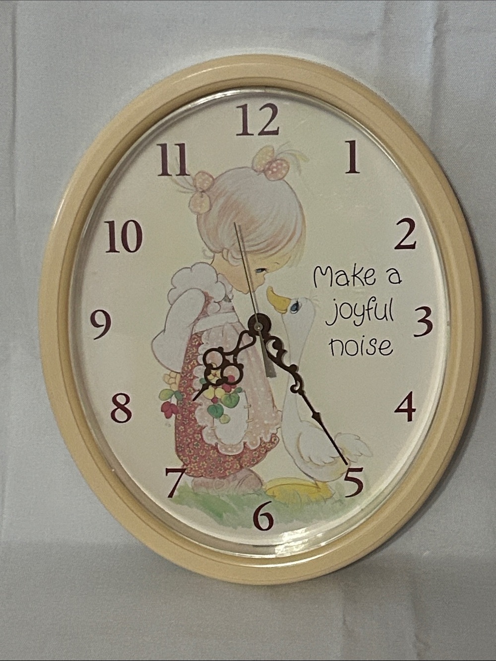 VTG 1992 Precious Moments "Make a Joyful Noise" wall clock beige oval plastic